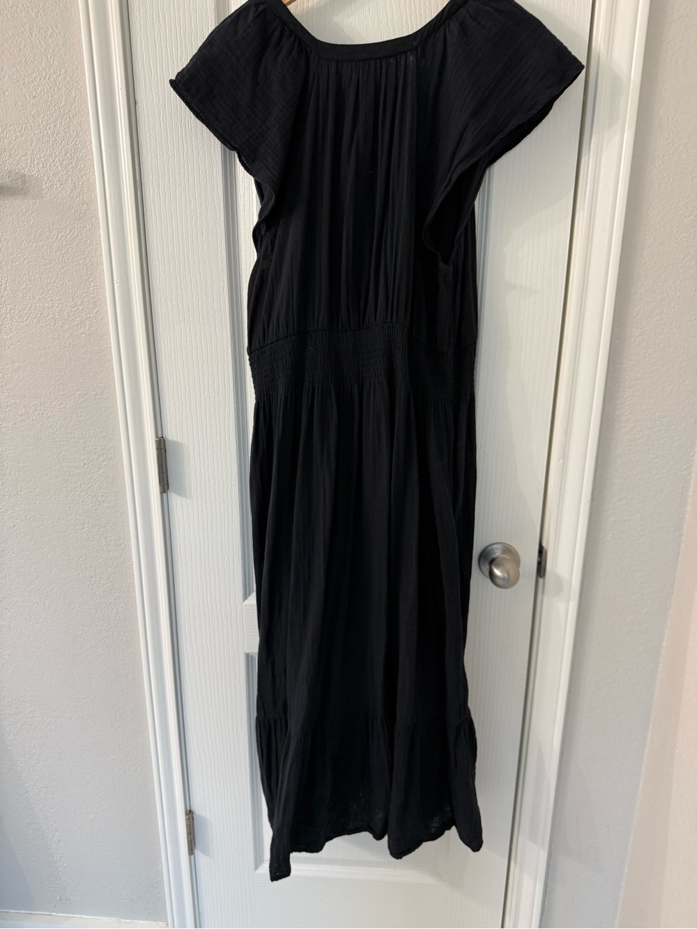 Old Navy Black V-Neck Maxi Dress with Cap Sleeves - Picture 4 of 4